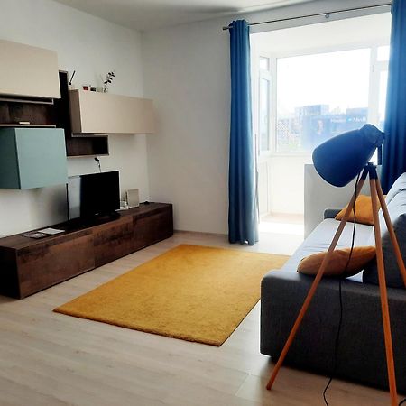 Cozy Apartment At Gara De Nord Бухарест Экстерьер фото